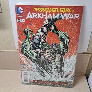 DC Comics Forever Evil: Arkham War #3 - Red and Green Battle Cover